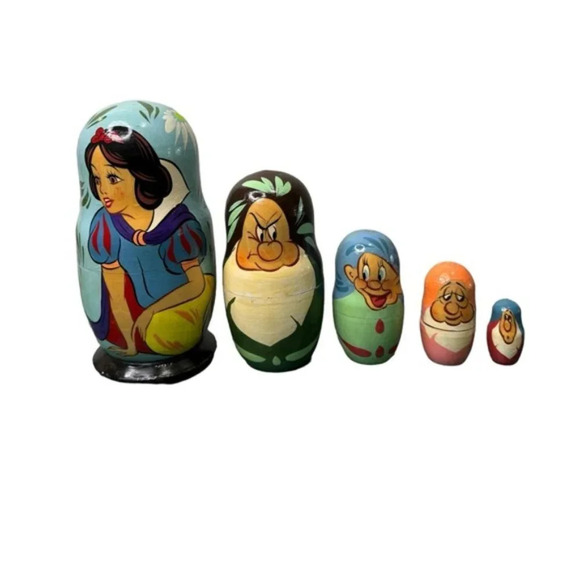 Vintage Walt Disney Snow White Dwarves Russian Nesting Doll 5 Piece